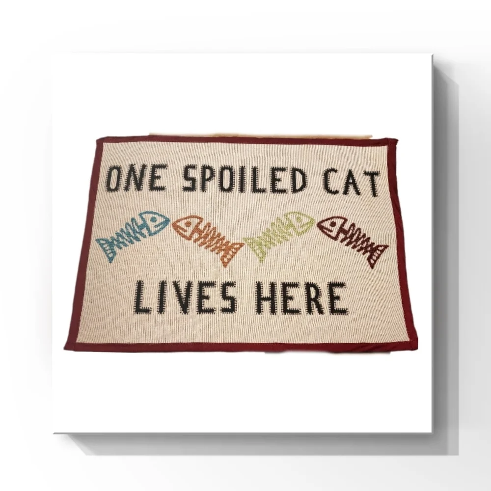 NWOT Tapestry Feeding Mat for Cats with a Free Magnet